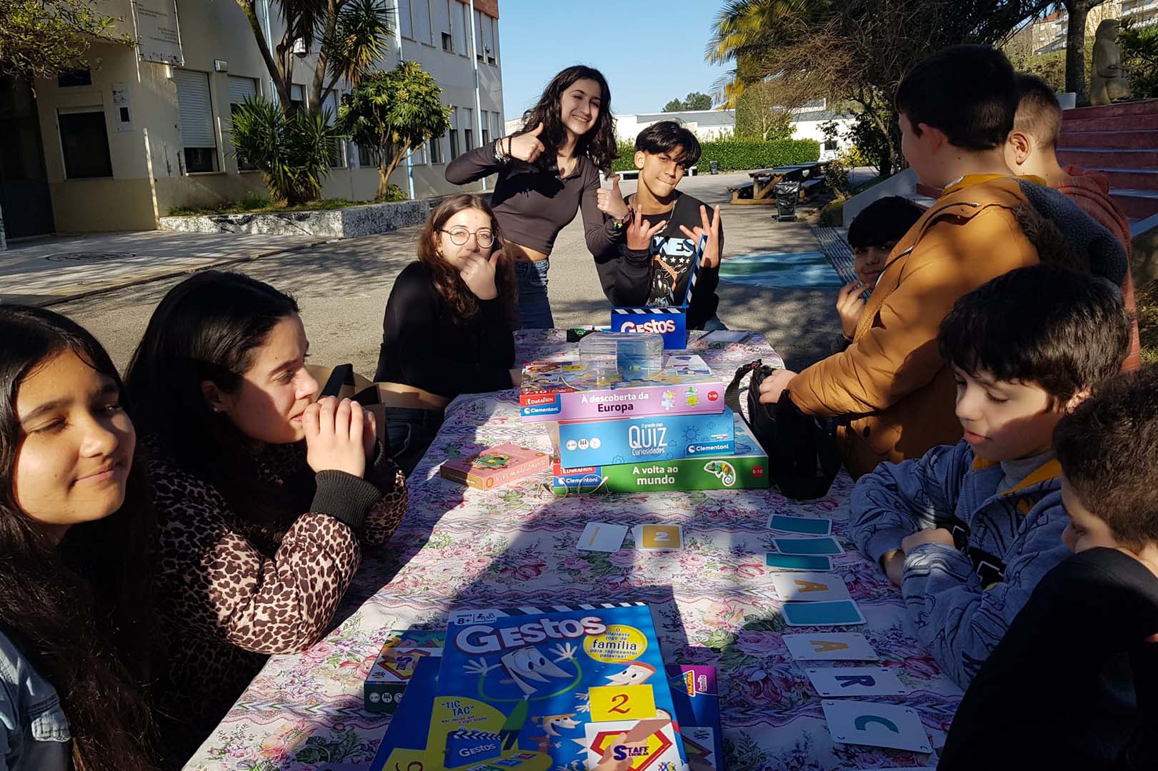 Vem jogar com o Staff Escolar