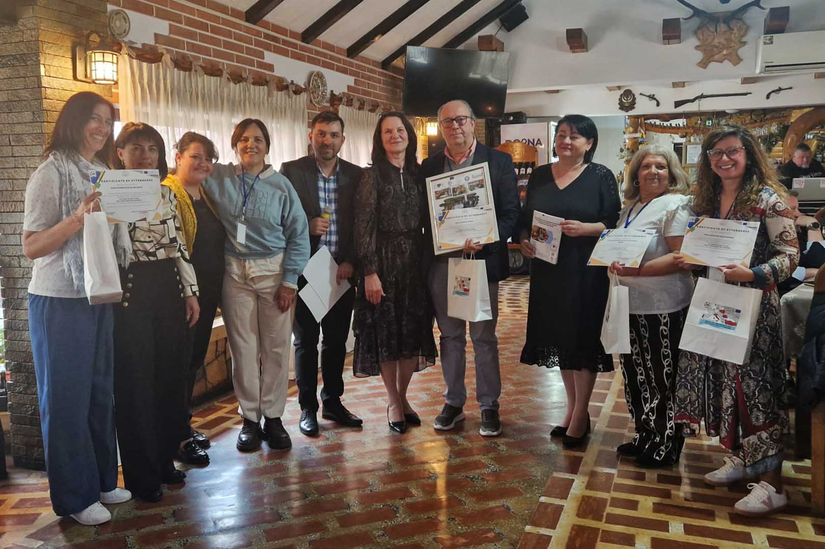 Projeto Erasmus+ - "Let`s Adapt through ITC Tools"