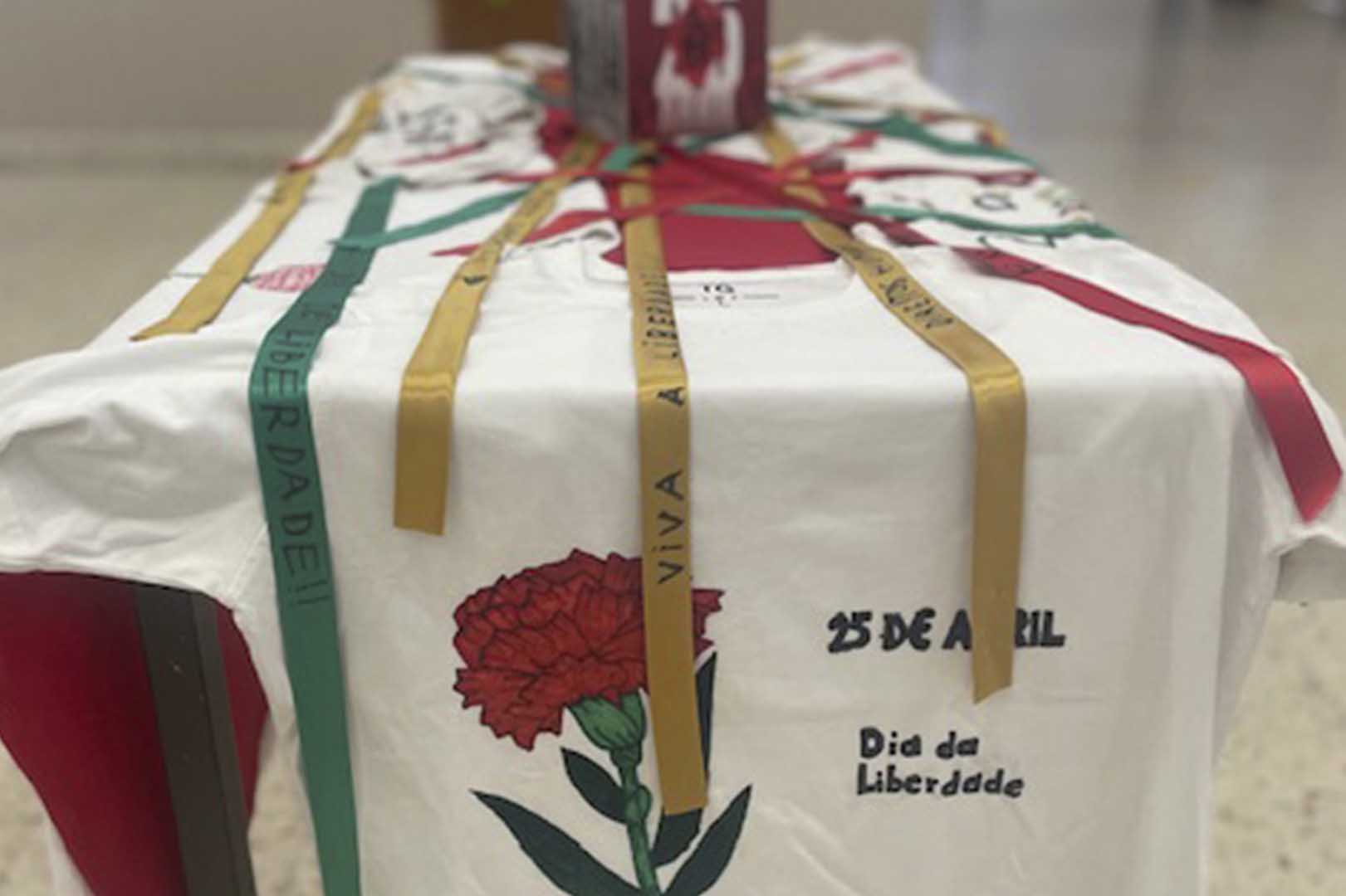 Exposição Comemorativa do 25 de Abril e do 1.º de Maio