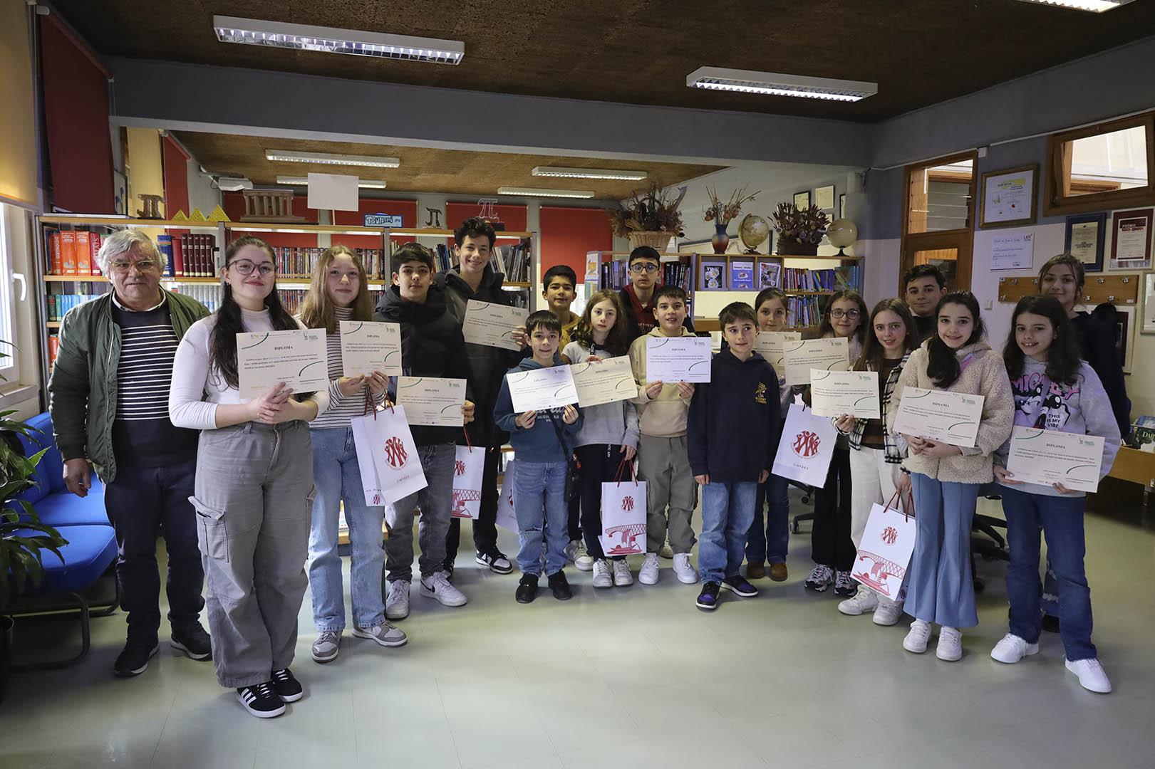 Biblioteca Escolar - Entrega de Diplomas Concurso de Leitura e Contos de Natal