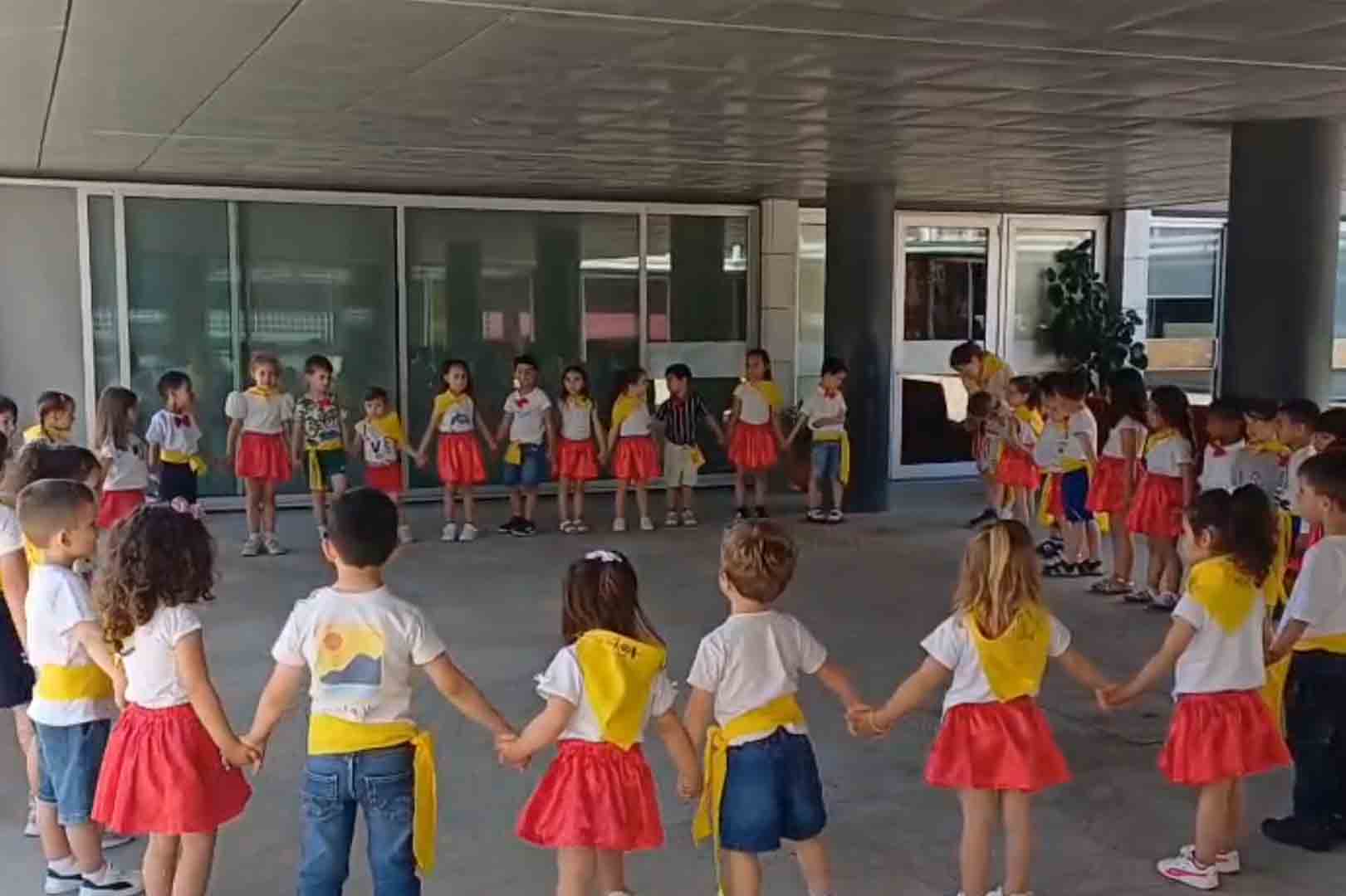 Quando as Vozes das Famílias Encontram as das Crianças: Um Cancioneiro que Une Gerações