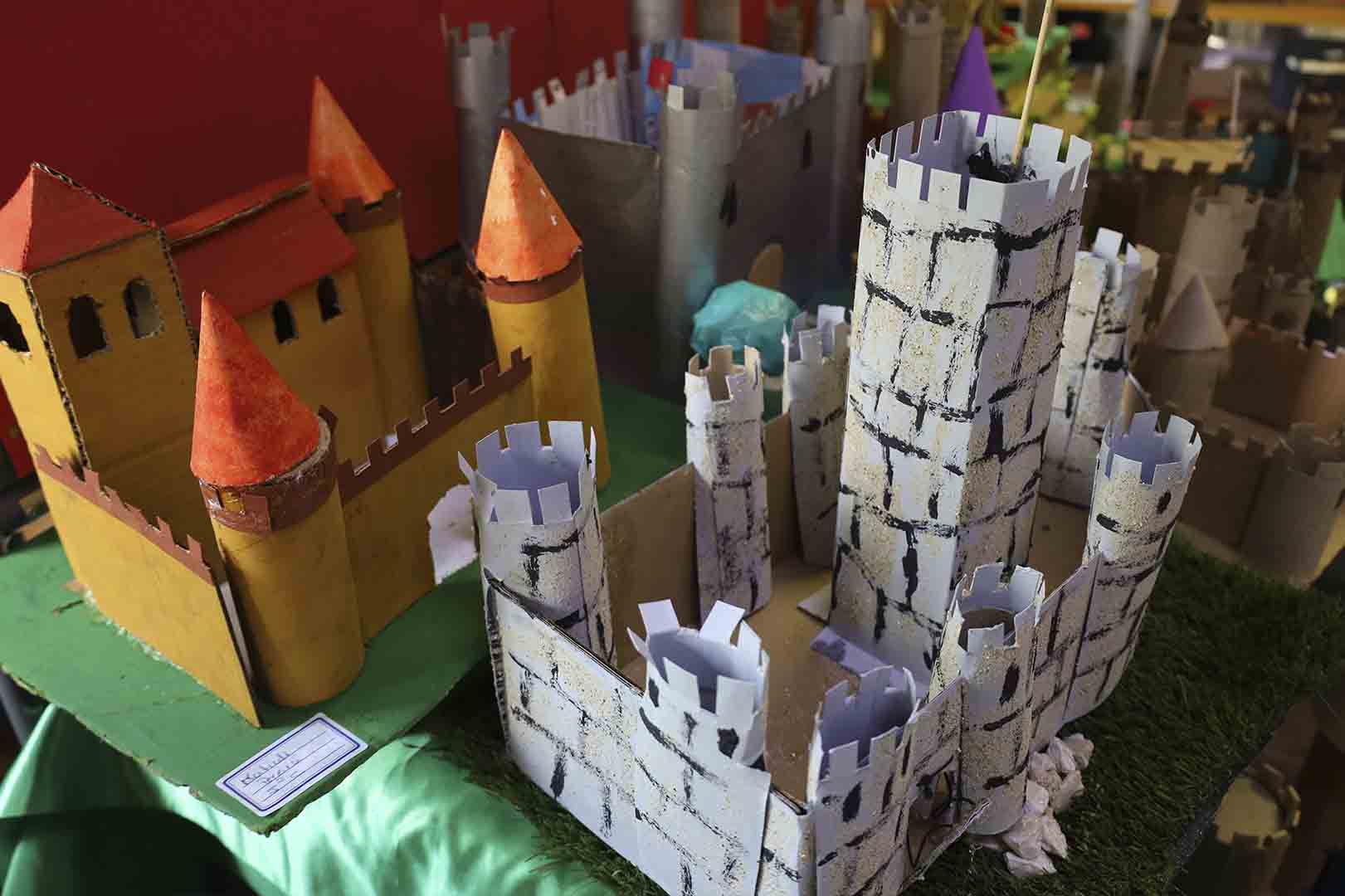 Viagem ao Passado: Exposição de Castelos Medievais na EB 2/3 General Serpa Pinto