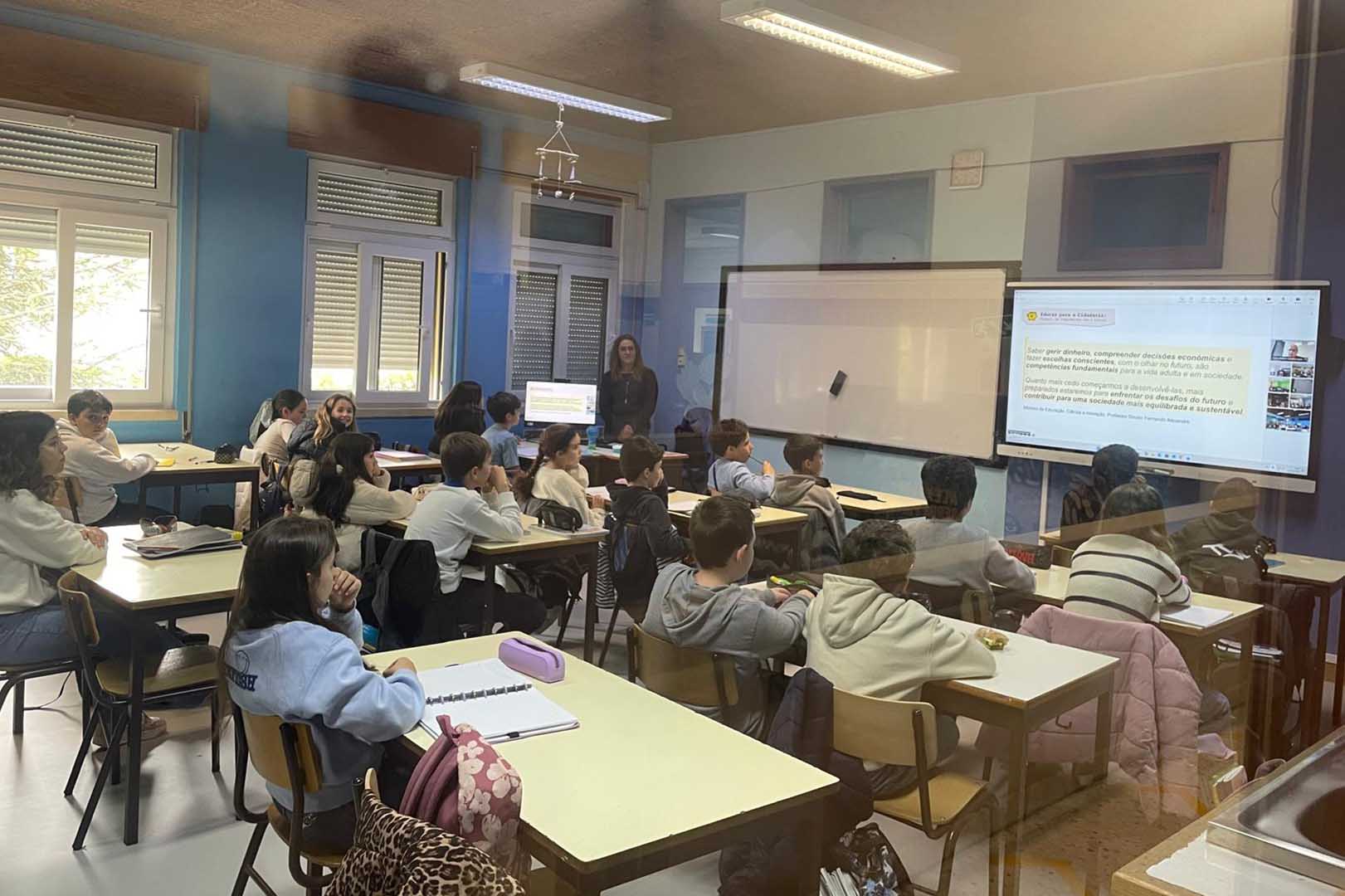 “Dá Voz ao Teu Dinheiro”: Uma Lição para a Vida no Agrupamento de Escolas General Serpa Pinto