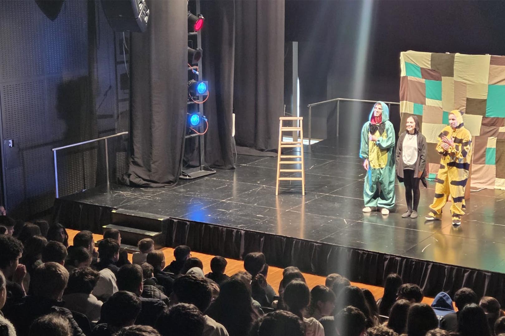 Texto literário ganha vida pela magia da companhia teatral Etcetera