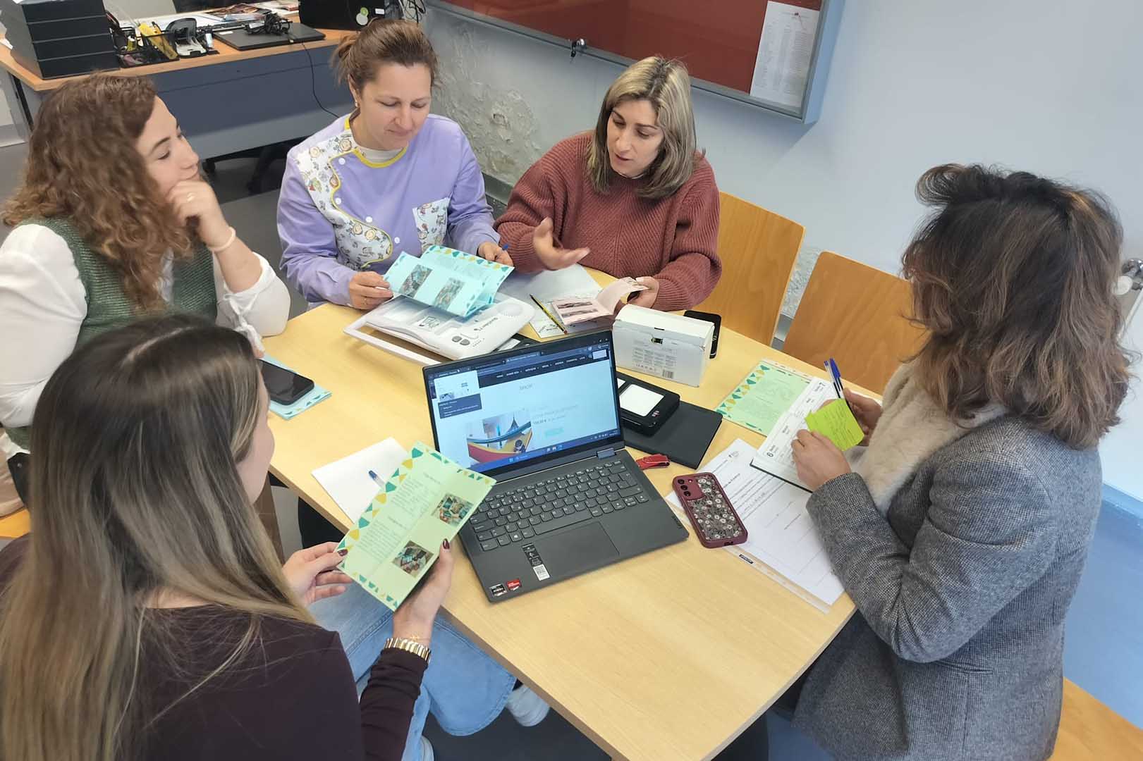 Sessão “O Uso das TIC no Desenvolvimento Infantil: Dicas para Pais, Educadores, Técnicos e Professores”