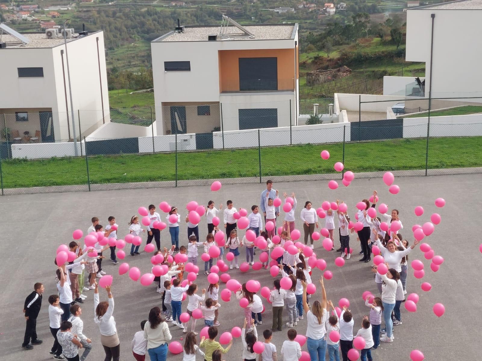 Outubro rosa na E B de Santiago de Piães